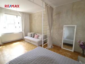 Pronájem bytu 2+kk, Praha - Holešovice, Poupětova, 55 m2