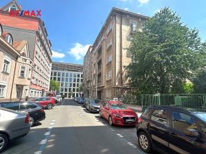 Pronájem bytu 2+kk, Praha - Holešovice, Poupětova, 55 m2