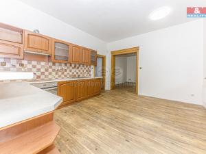 Prodej bytu 4+1, Praha - Horní Počernice, Dobrošovská, 117 m2