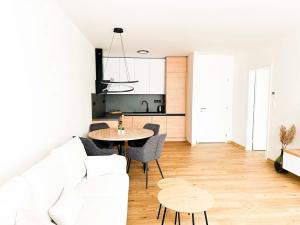 Pronájem bytu 2+kk, Ostrava, U Hájenky, 61 m2