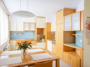 Prodej bytu 2+kk, Praha - Stodůlky, Petržílkova, 73 m2