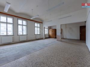 Prodej činžovního domu, Nejdek, náměstí Karla IV., 766 m2