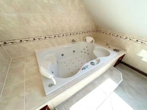 Prodej rodinného domu, Sezemice, Masarykova, 180 m2