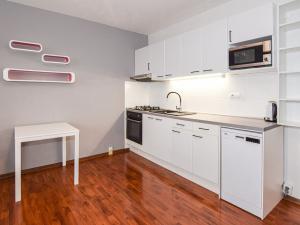 Pronájem bytu 2+kk, Praha - Kamýk, Krhanická, 43 m2