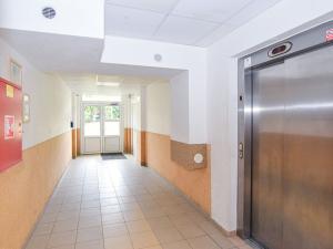 Pronájem bytu 2+kk, Praha - Kamýk, Krhanická, 43 m2