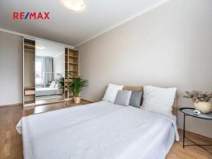 Prodej bytu 2+kk, Praha - Stodůlky, Svitákova, 54 m2