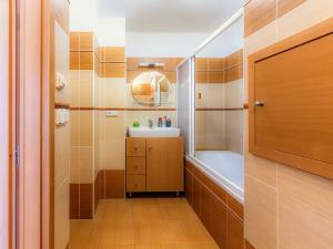Pronájem bytu 4+kk, Praha - Bohnice, Feřtekova, 78 m2