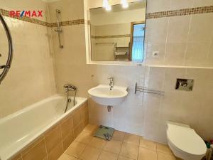 Pronájem bytu 2+kk, Praha - Košíře, Lovčenská, 60 m2