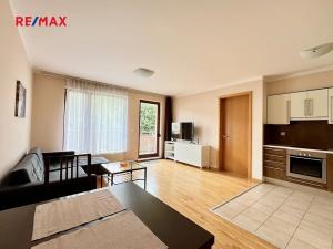Pronájem bytu 2+kk, Praha - Košíře, Lovčenská, 60 m2