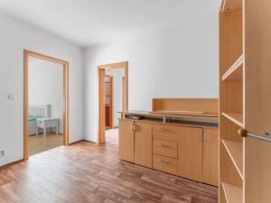 Pronájem bytu 2+kk, Praha - Kobylisy, Kyselova, 60 m2