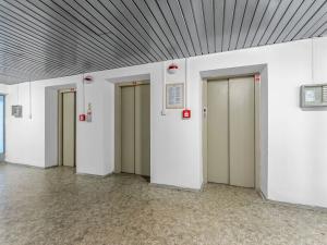 Pronájem bytu 2+kk, Praha - Kobylisy, Kyselova, 60 m2