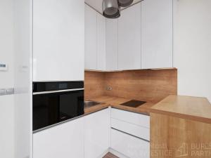 Pronájem bytu 1+kk, Praha - Vysočany, Bassova, 28 m2