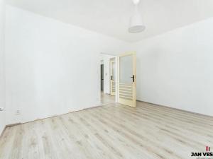 Pronájem bytu 2+1, Praha - Čakovice, Kysucká, 56 m2