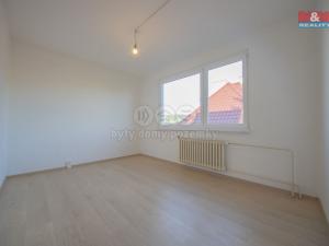 Prodej bytu 2+kk, Děčín - Děčín V-Rozbělesy, Závodní, 42 m2
