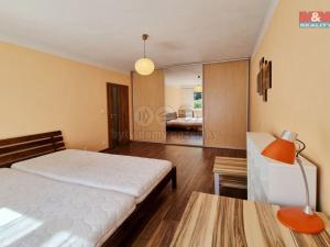 Pronájem bytu 2+1, Karlovy Vary, Sládkova, 54 m2