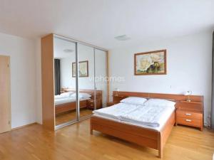Pronájem bytu 3+1, Praha - Jinonice, Brzorádových, 94 m2