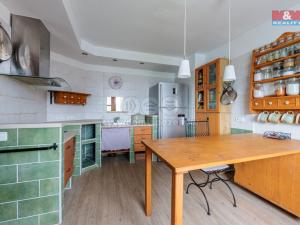 Prodej atypického bytu, Karlovy Vary - Bohatice, Fričova, 105 m2