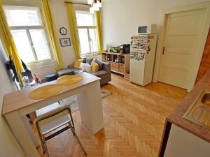 Pronájem bytu 3+kk, Praha - Vršovice, Sevastopolská, 63 m2