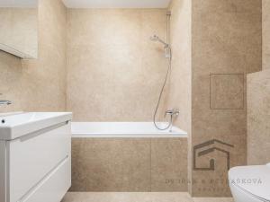 Pronájem bytu 2+1, Praha - Hloubětín, Mochovská, 52 m2