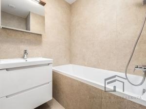 Pronájem bytu 2+1, Praha - Hloubětín, Mochovská, 52 m2
