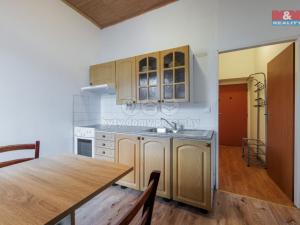 Prodej bytu 1+1, Karlovy Vary, K. Čapka, 36 m2
