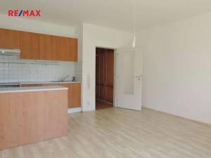 Pronájem bytu 1+kk, Hostivice, B. Němcové, 28 m2
