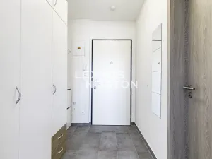 Prodej bytu 1+kk, Praha - Vysočany, Strnadových, 34 m2