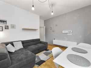 Pronájem bytu 2+kk, Praha - Libeň, Lihovarská, 71 m2