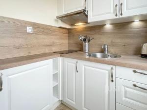 Pronájem bytu 1+kk, Praha - Háje, Květnového vítězství, 31 m2