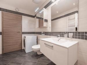 Prodej bytu 2+kk, Praha - Holešovice, Jateční, 62 m2