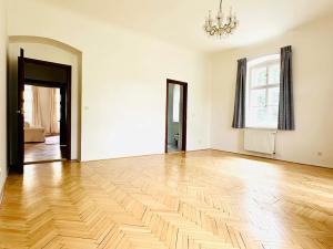 Pronájem bytu 3+1, Praha, 135 m2