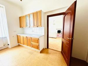 Pronájem bytu 3+1, Praha, 135 m2