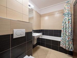 Pronájem bytu 2+kk, Praha - Vysočany, Pod Harfou, 60 m2