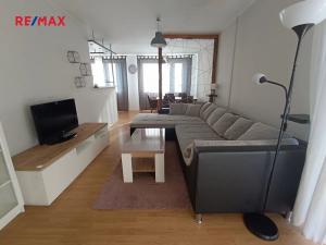 Pronájem bytu 4+kk, Praha - Kobylisy, Rajmonova, 91 m2
