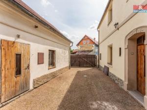 Prodej rodinného domu, Libochovany, 270 m2