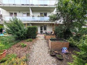 Prodej bytu 1+kk, Praha - Běchovice, Českobrodská, 83 m2