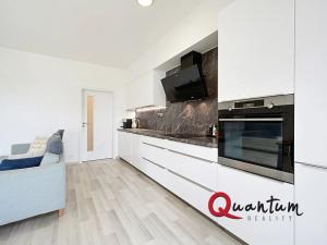 Pronájem bytu 3+kk, Praha - Hloubětín, Saarinenova, 70 m2