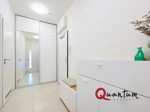 Pronájem bytu 3+kk, Praha - Hloubětín, Saarinenova, 70 m2