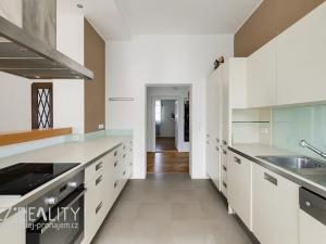 Prodej podílu vily, Praha - Klánovice, Ke znaku, 300 m2