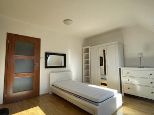 Pronájem rodinného domu, Praha - Řepy, Na Fialce I, 245 m2