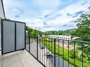 Pronájem bytu 2+kk, Praha - Hlubočepy, Na Zlíchově, 42 m2