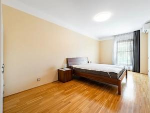 Pronájem bytu 2+kk, Praha - Karlín, Rohanské nábřeží, 78 m2