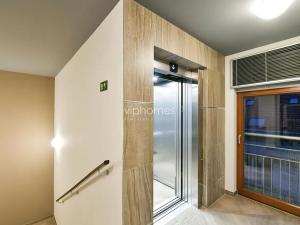 Pronájem bytu 4+1, Praha - Smíchov, Mozartova, 118 m2