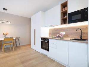 Pronájem bytu 1+kk, Praha - Prosek, Litoměřická, 35 m2
