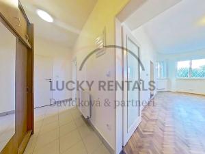 Pronájem bytu 1+1, Praha - Smíchov, U Malvazinky, 43 m2
