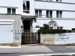 Pronájem bytu 1+1, Praha - Smíchov, U Malvazinky, 43 m2