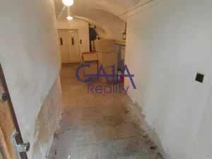 Prodej obchodního prostoru, Jindřichův Hradec, nám. Míru, 1200 m2