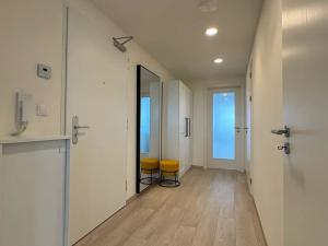Pronájem bytu 2+kk, Praha, Výstavní, 59 m2