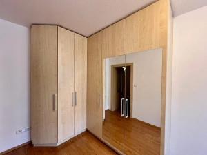 Pronájem bytu 2+kk, Praha - Hlubočepy, Brichtova, 43 m2