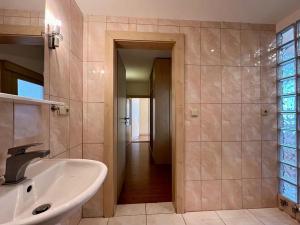 Pronájem bytu 2+kk, Praha - Hlubočepy, Brichtova, 43 m2